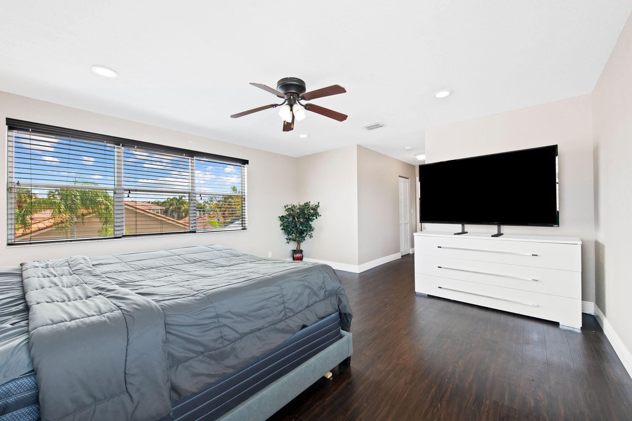 HARBOUR SPRINGS AT MISSION BAY - Residential