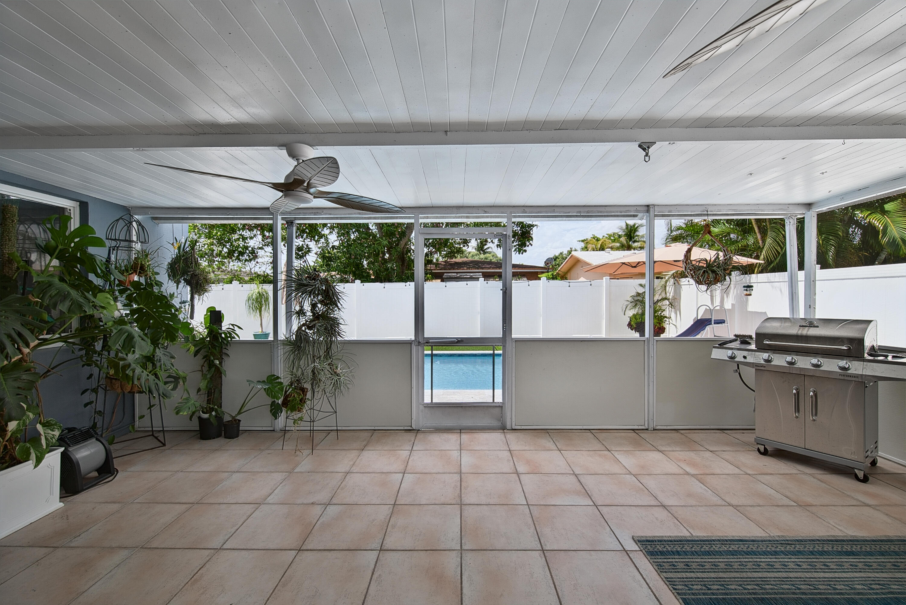 JENADA VILLAS - Residential