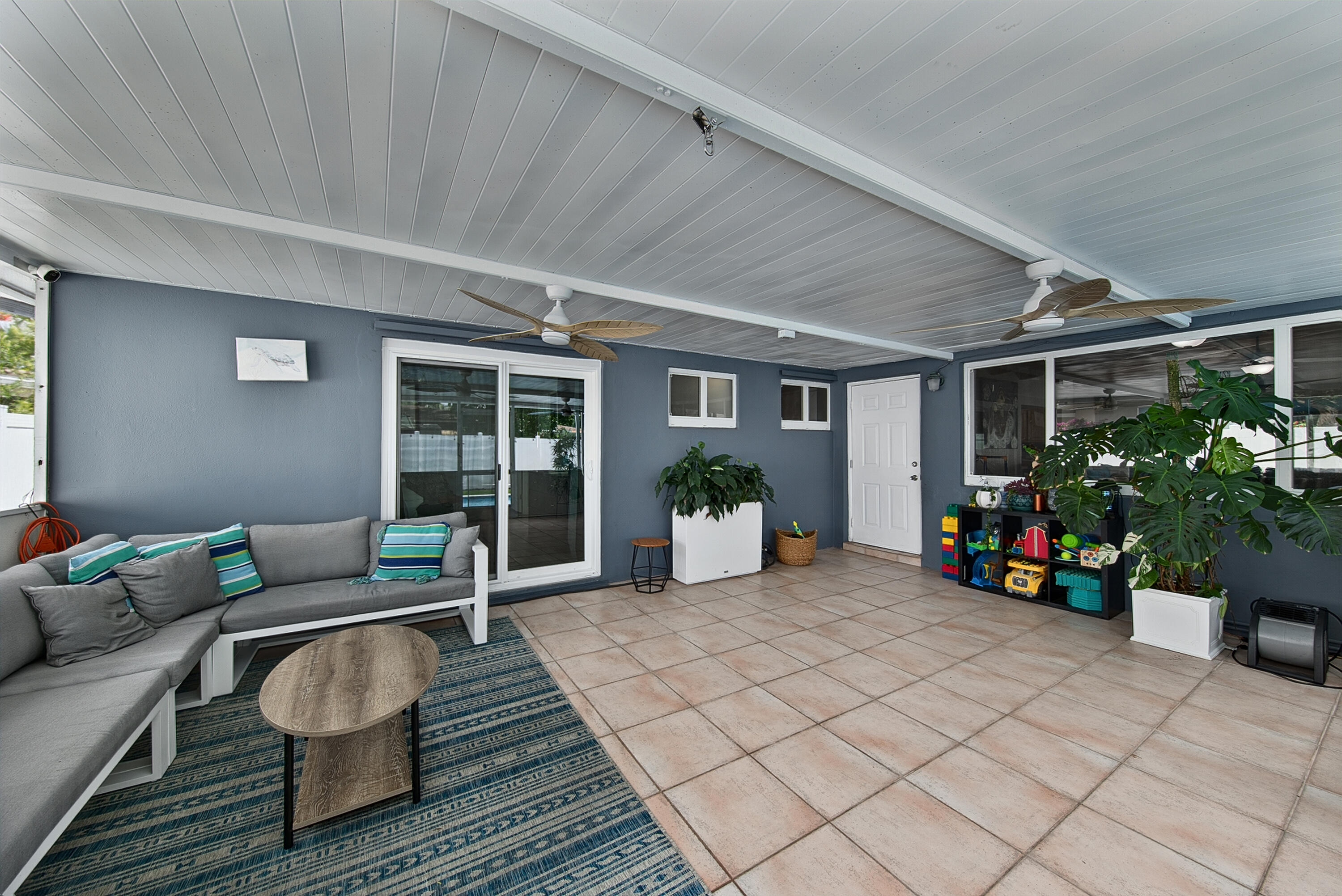 JENADA VILLAS - Residential