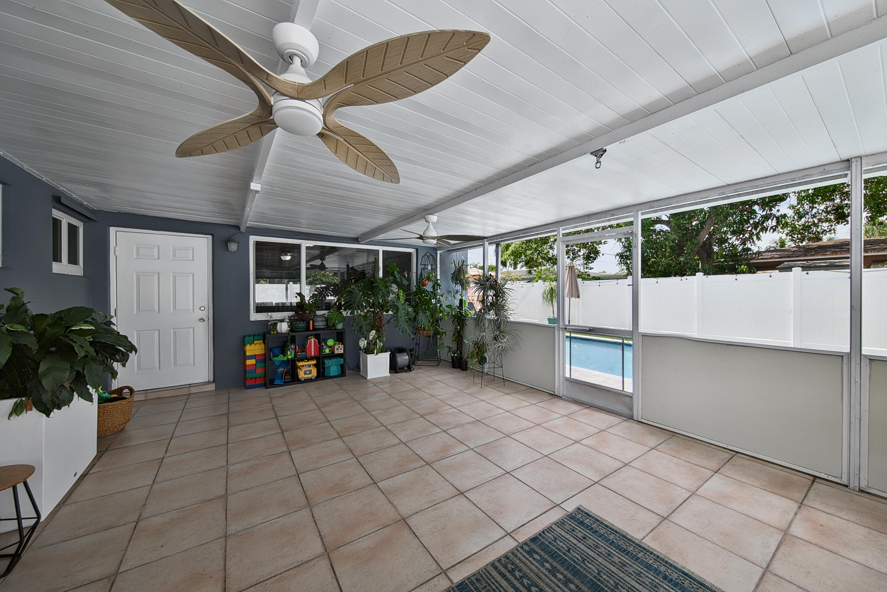 JENADA VILLAS - Residential