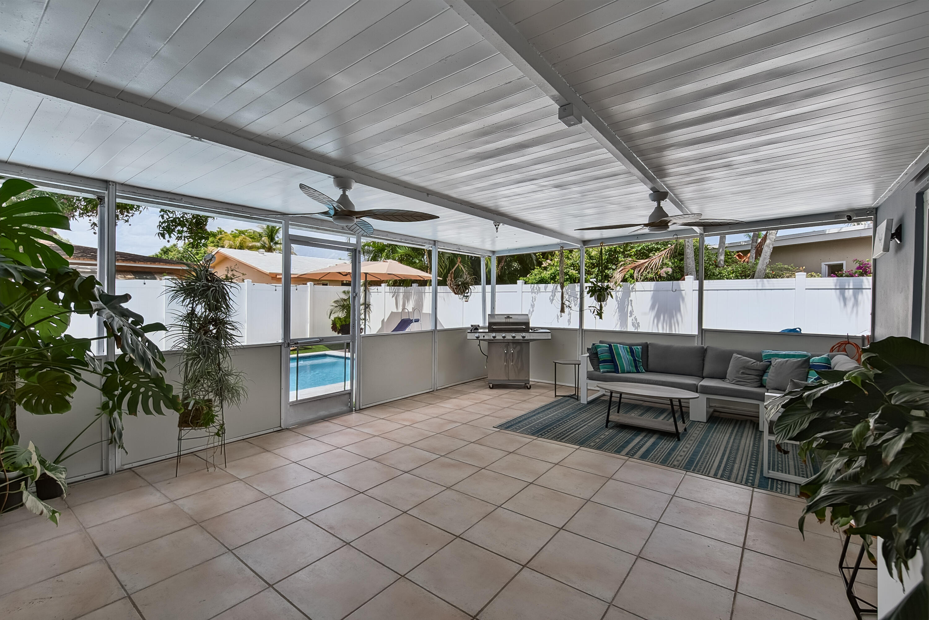 JENADA VILLAS - Residential