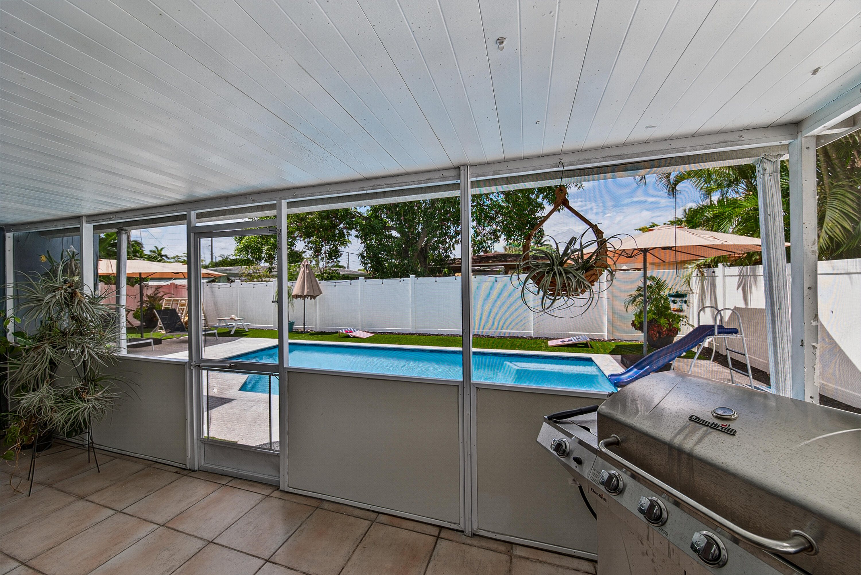 JENADA VILLAS - Residential