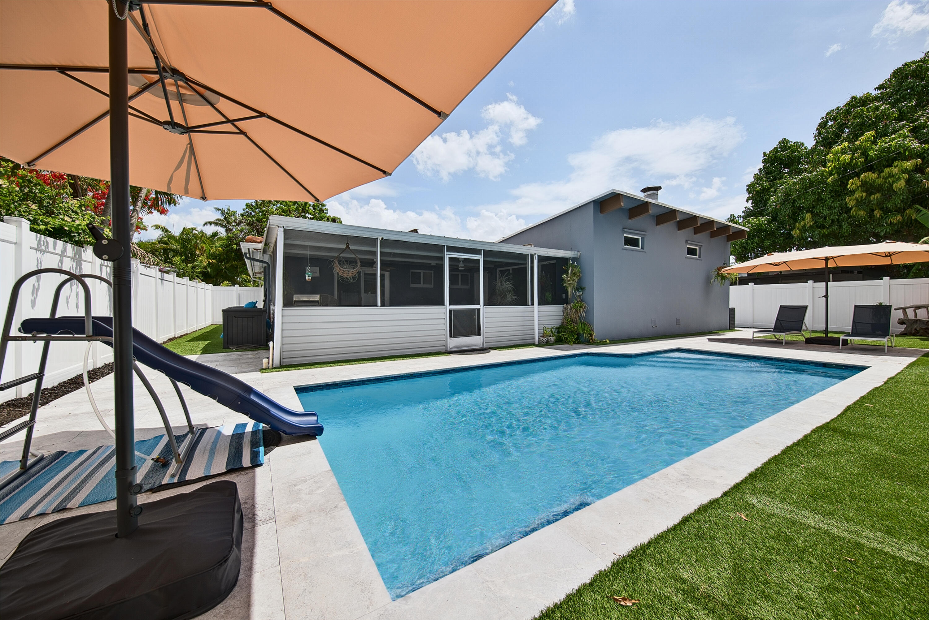 JENADA VILLAS - Residential