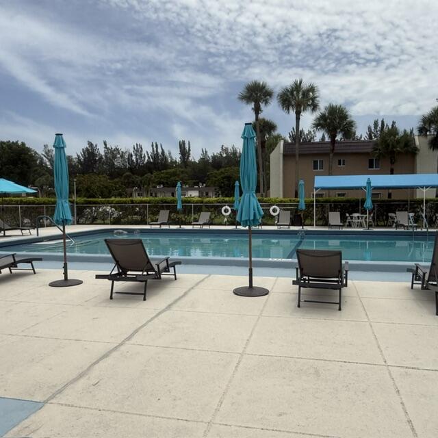 GOLDEN LAKES VILLAGE CONDO F - Residential