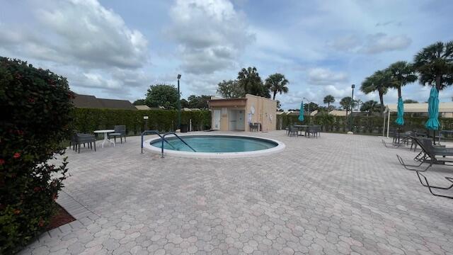 GOLDEN LAKES VILLAGE CONDO F - Residential