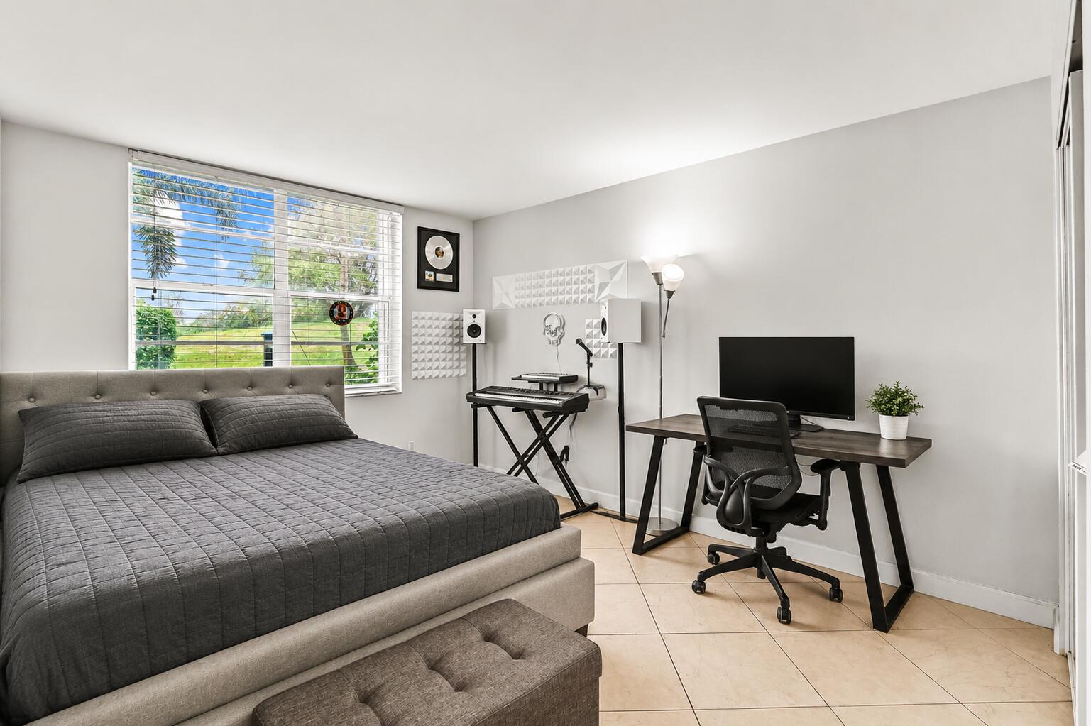 BOCA TEECA CONDO 9 - Residential