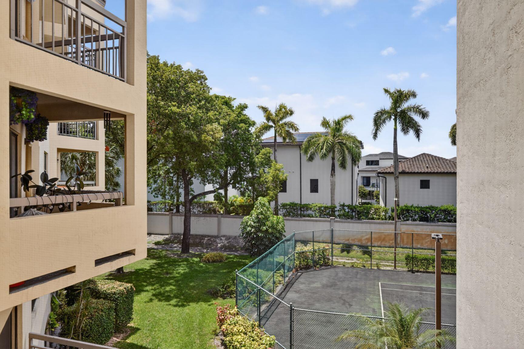 LAS VISTAS AT DORAL CONDO - Residential