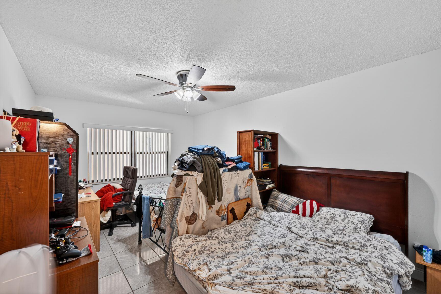 LAS VISTAS AT DORAL CONDO - Residential
