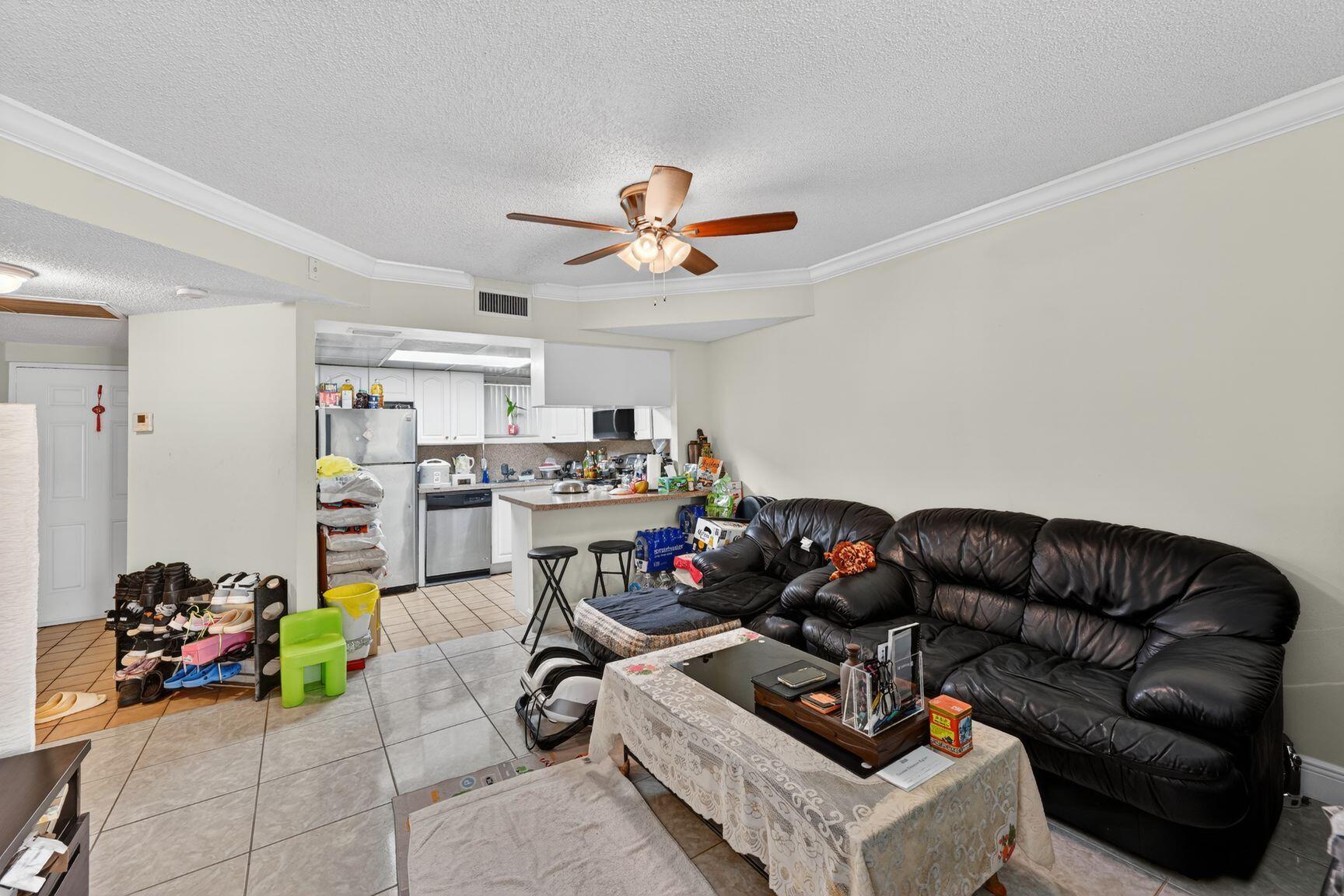 LAS VISTAS AT DORAL CONDO - Residential