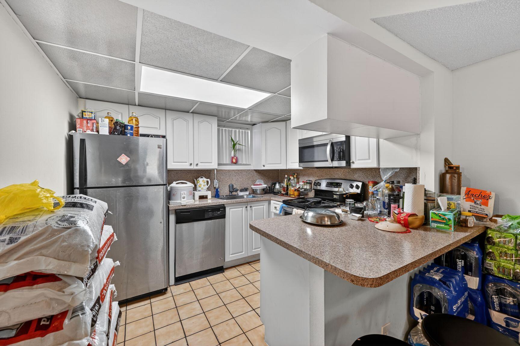 LAS VISTAS AT DORAL CONDO - Residential