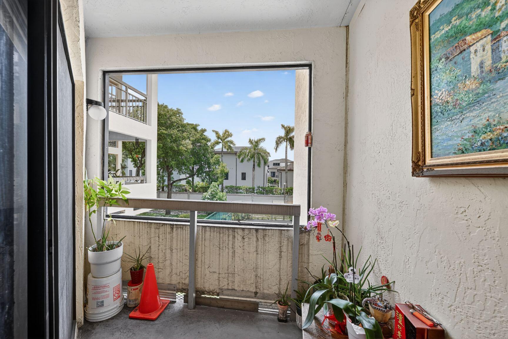 LAS VISTAS AT DORAL CONDO - Residential
