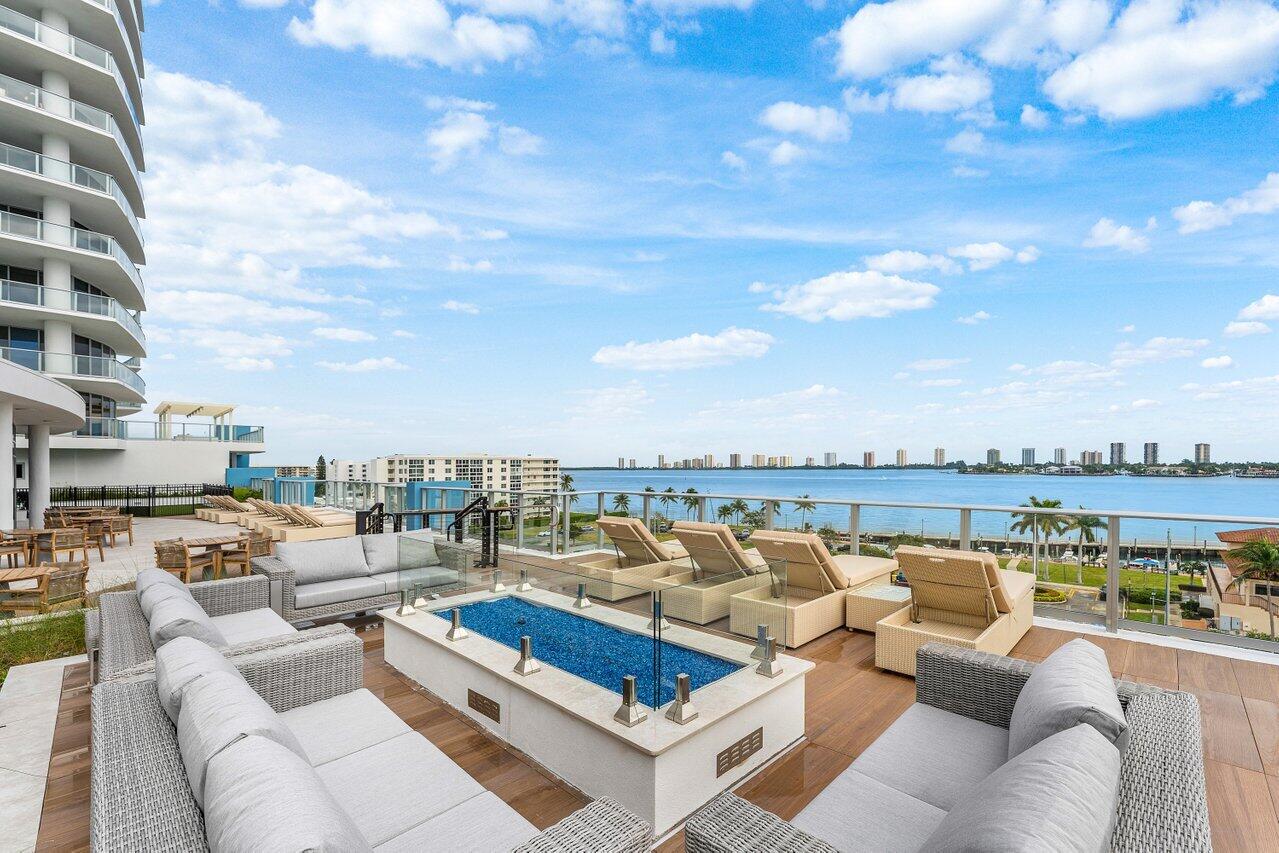 NAUTILUS 220 CONDO - Residential