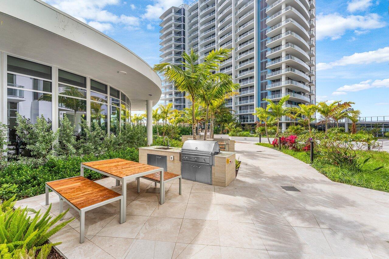 NAUTILUS 220 CONDO - Residential