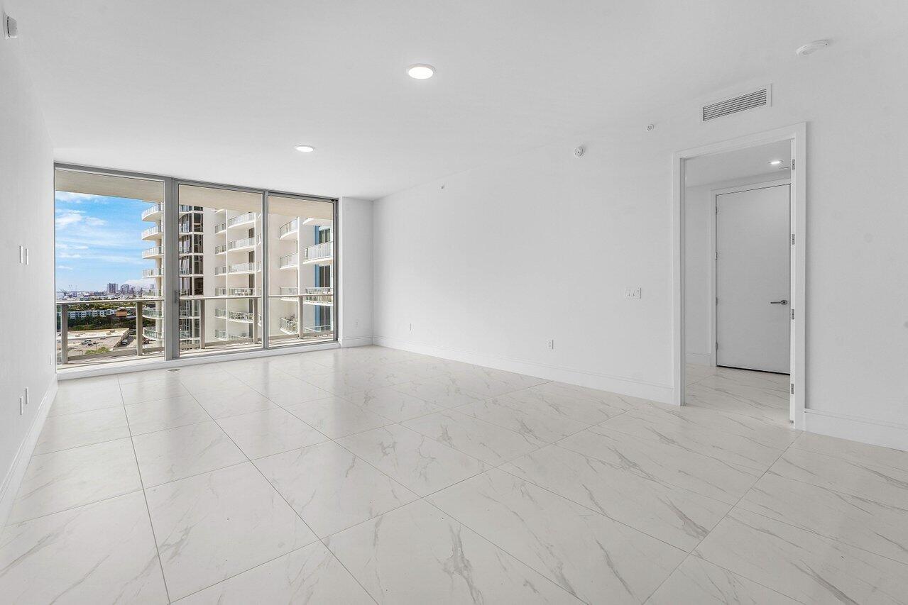 NAUTILUS 220 CONDO - Residential