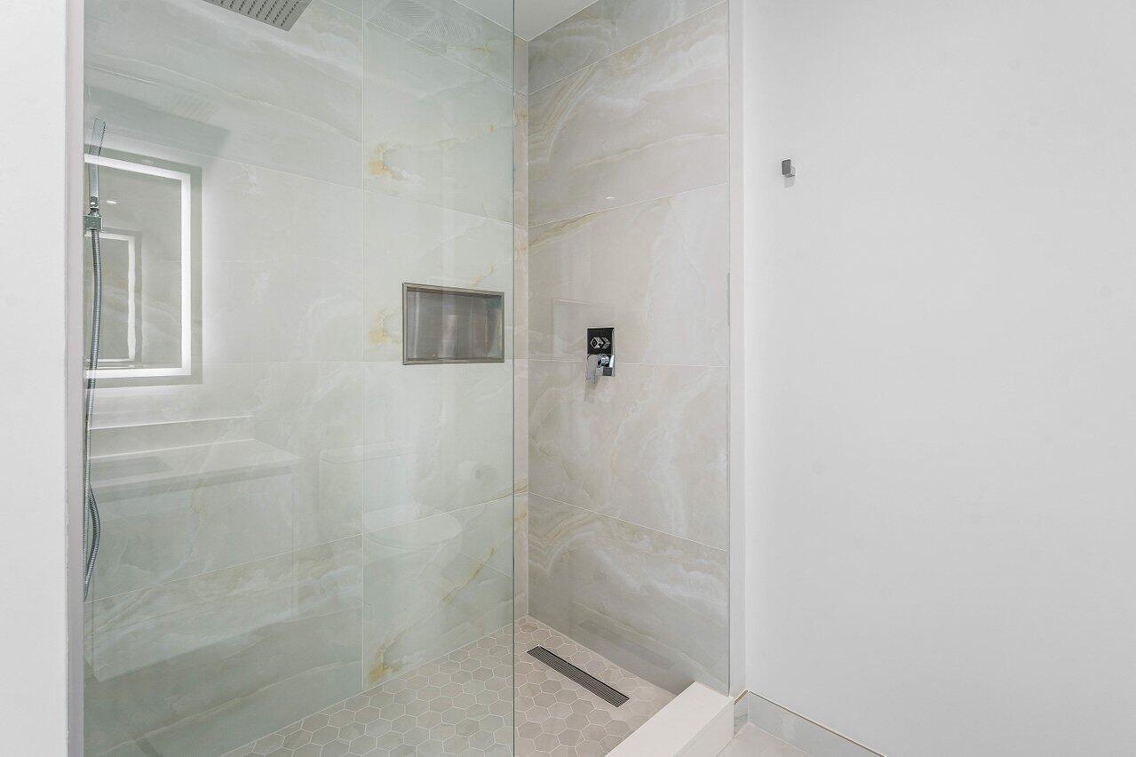 NAUTILUS 220 CONDO - Residential