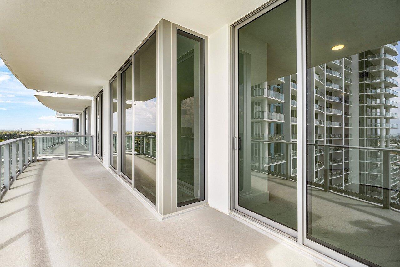 NAUTILUS 220 CONDO - Residential