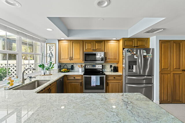 WELLESLEY AT LAKE CLARKE SHORES - Residential