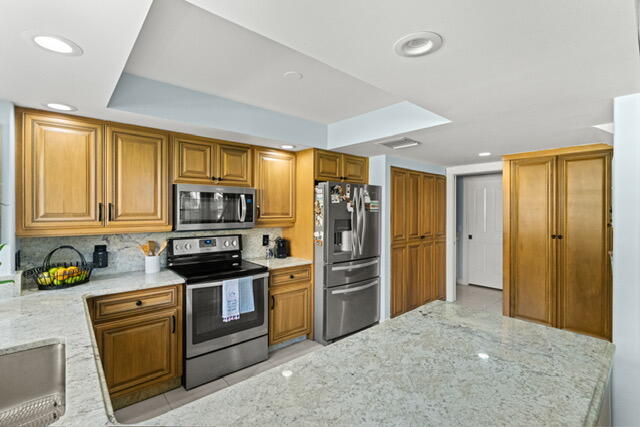 WELLESLEY AT LAKE CLARKE SHORES - Residential
