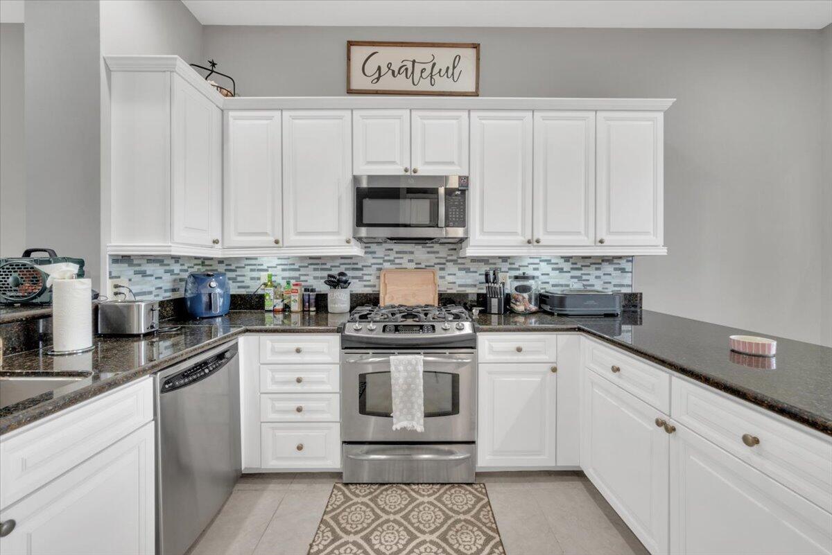 CASA DEL SOL OF TEQUESTA - Residential Lease