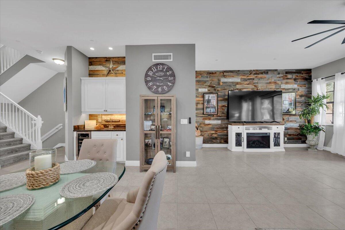CASA DEL SOL OF TEQUESTA - Residential Lease