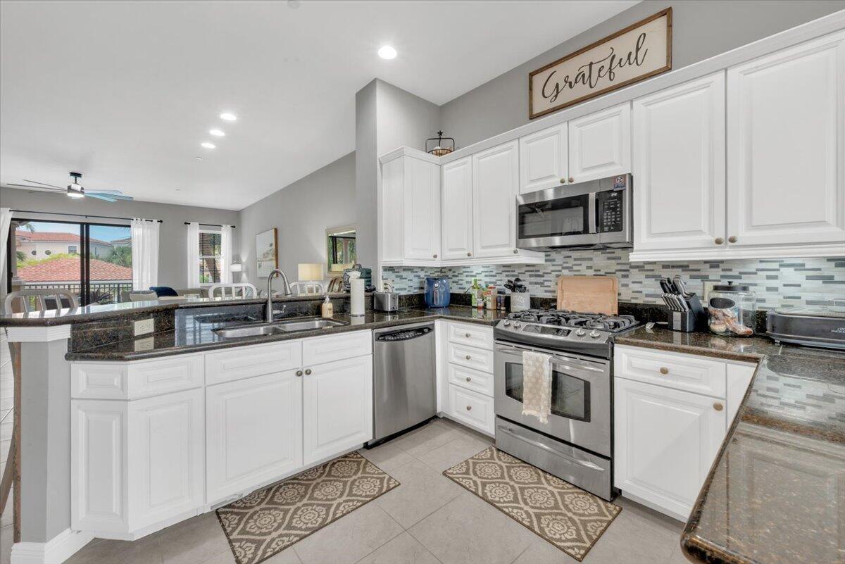 CASA DEL SOL OF TEQUESTA - Residential Lease