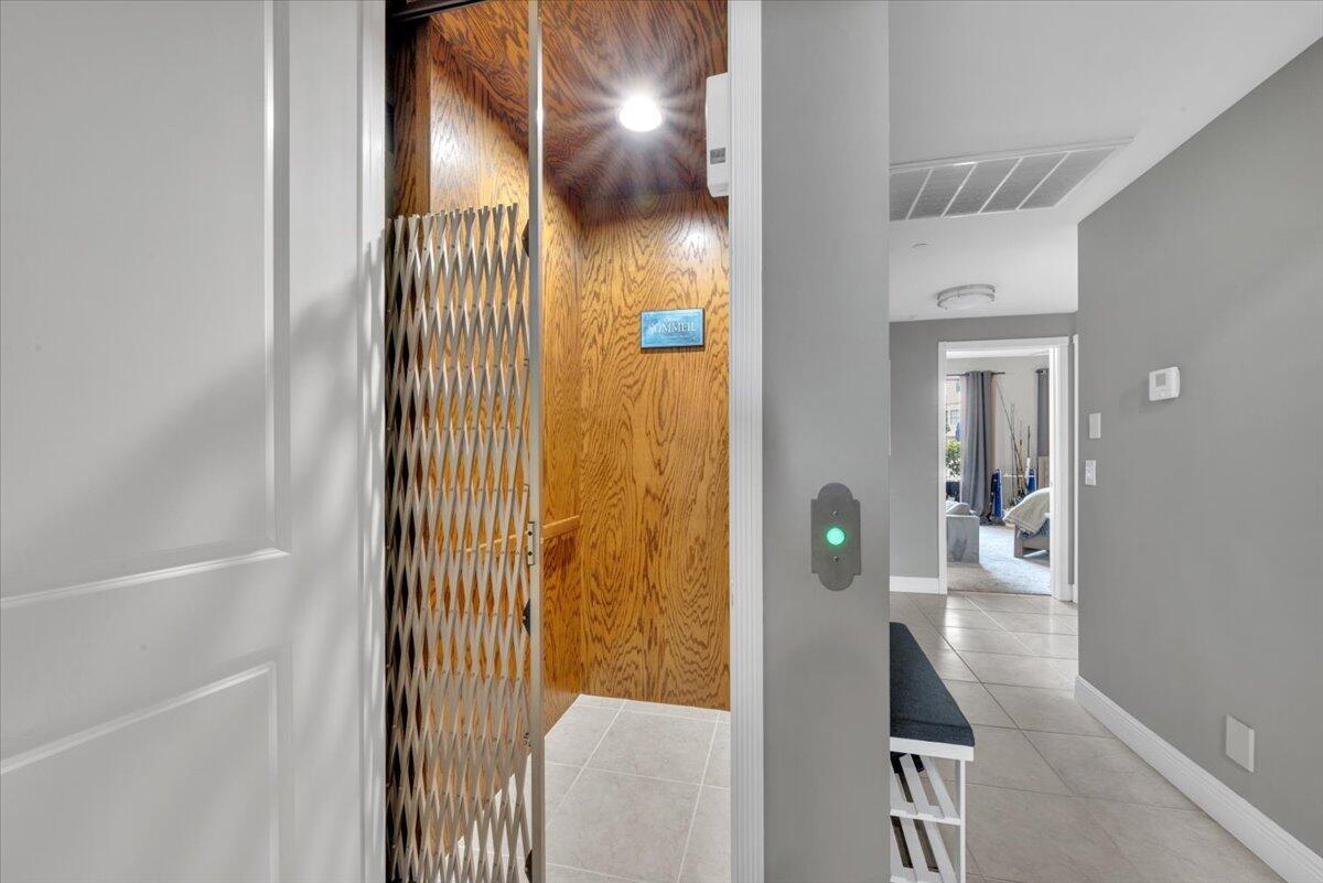CASA DEL SOL OF TEQUESTA - Residential Lease