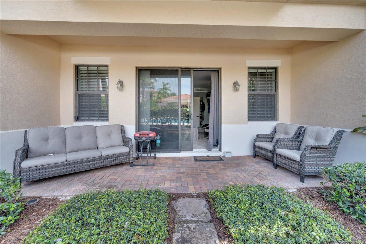 CASA DEL SOL OF TEQUESTA - Residential Lease