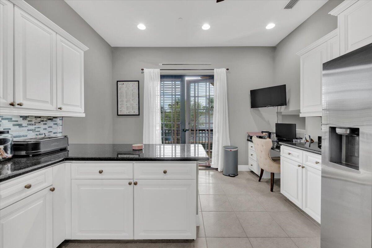 CASA DEL SOL OF TEQUESTA - Residential Lease