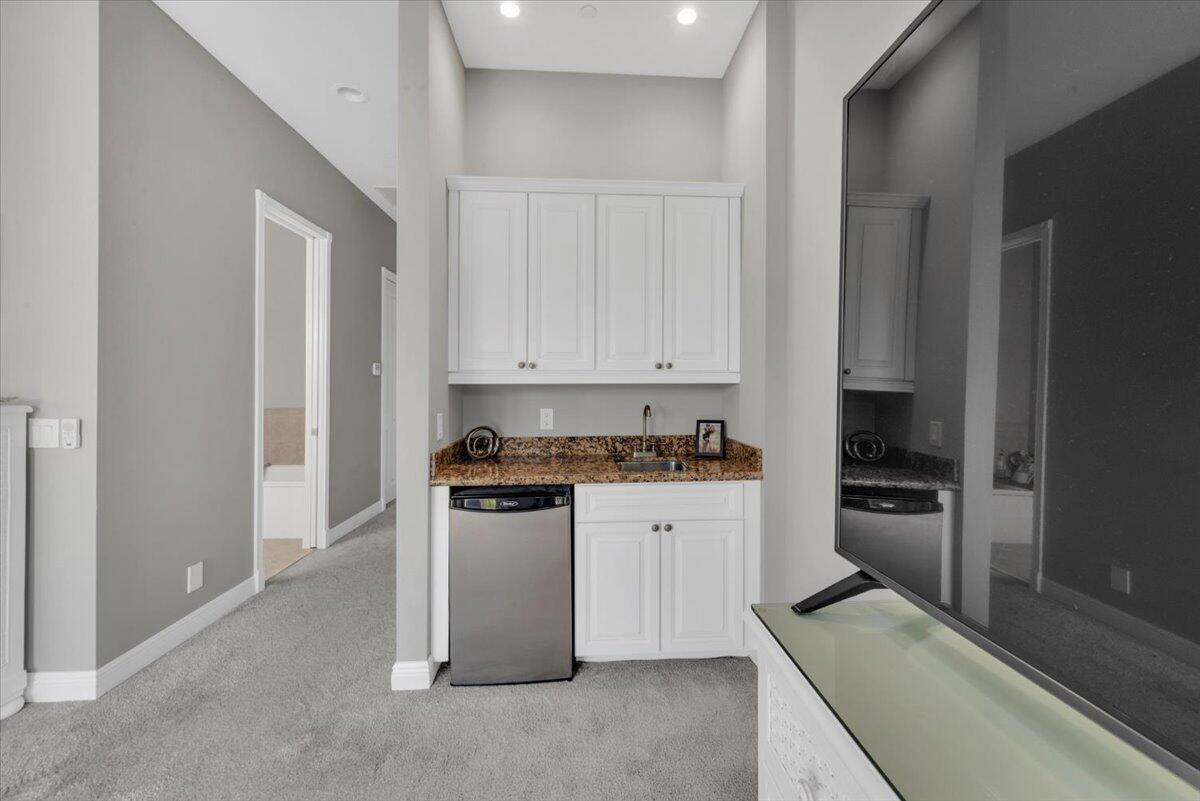 CASA DEL SOL OF TEQUESTA - Residential Lease
