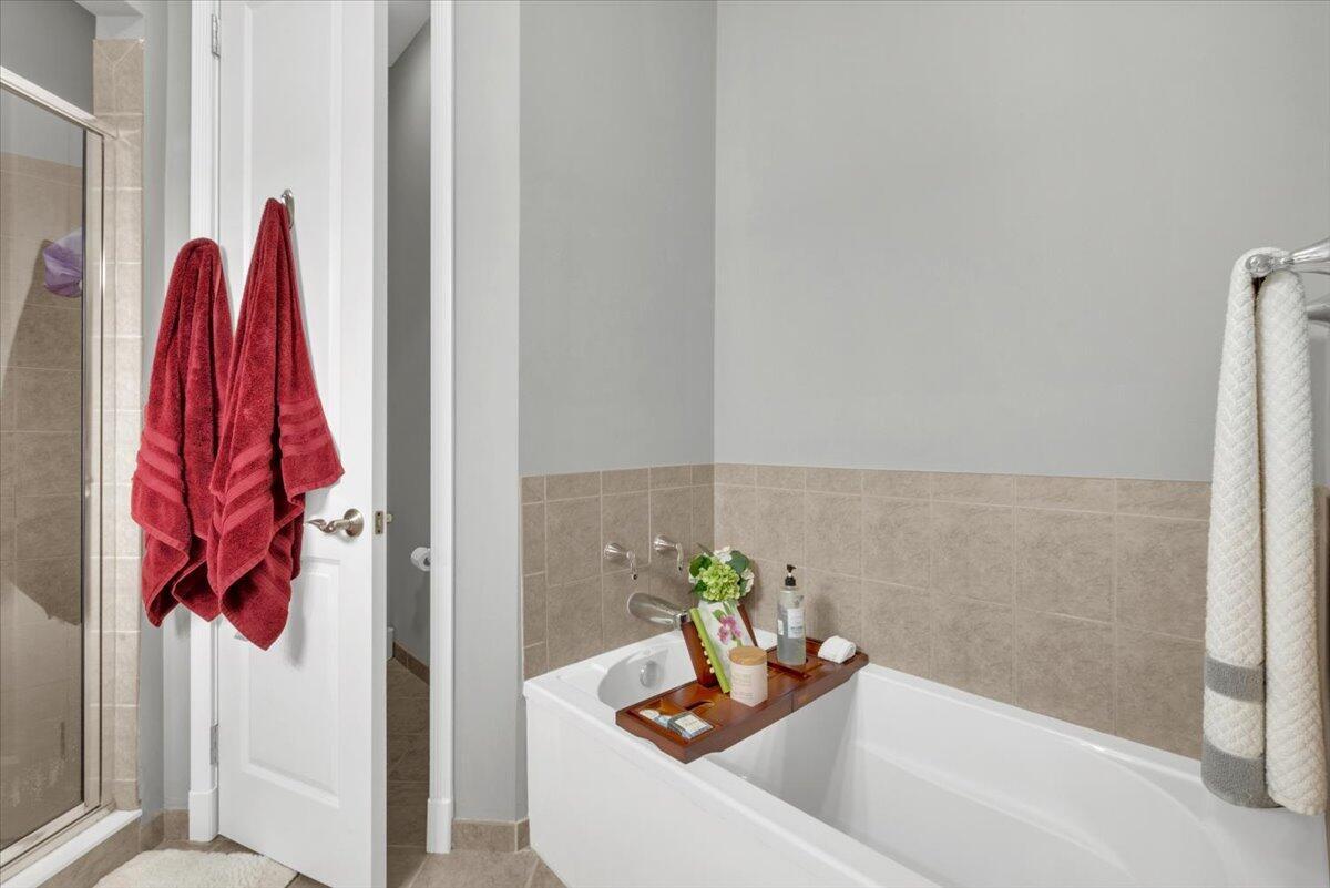 CASA DEL SOL OF TEQUESTA - Residential Lease