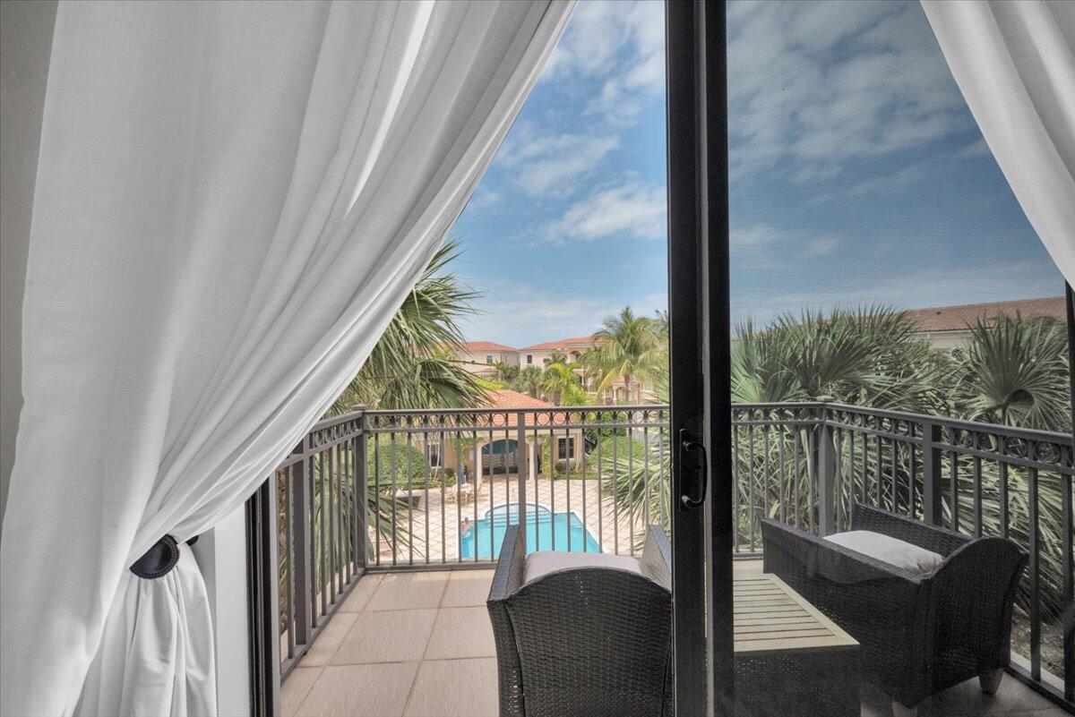 CASA DEL SOL OF TEQUESTA - Residential Lease