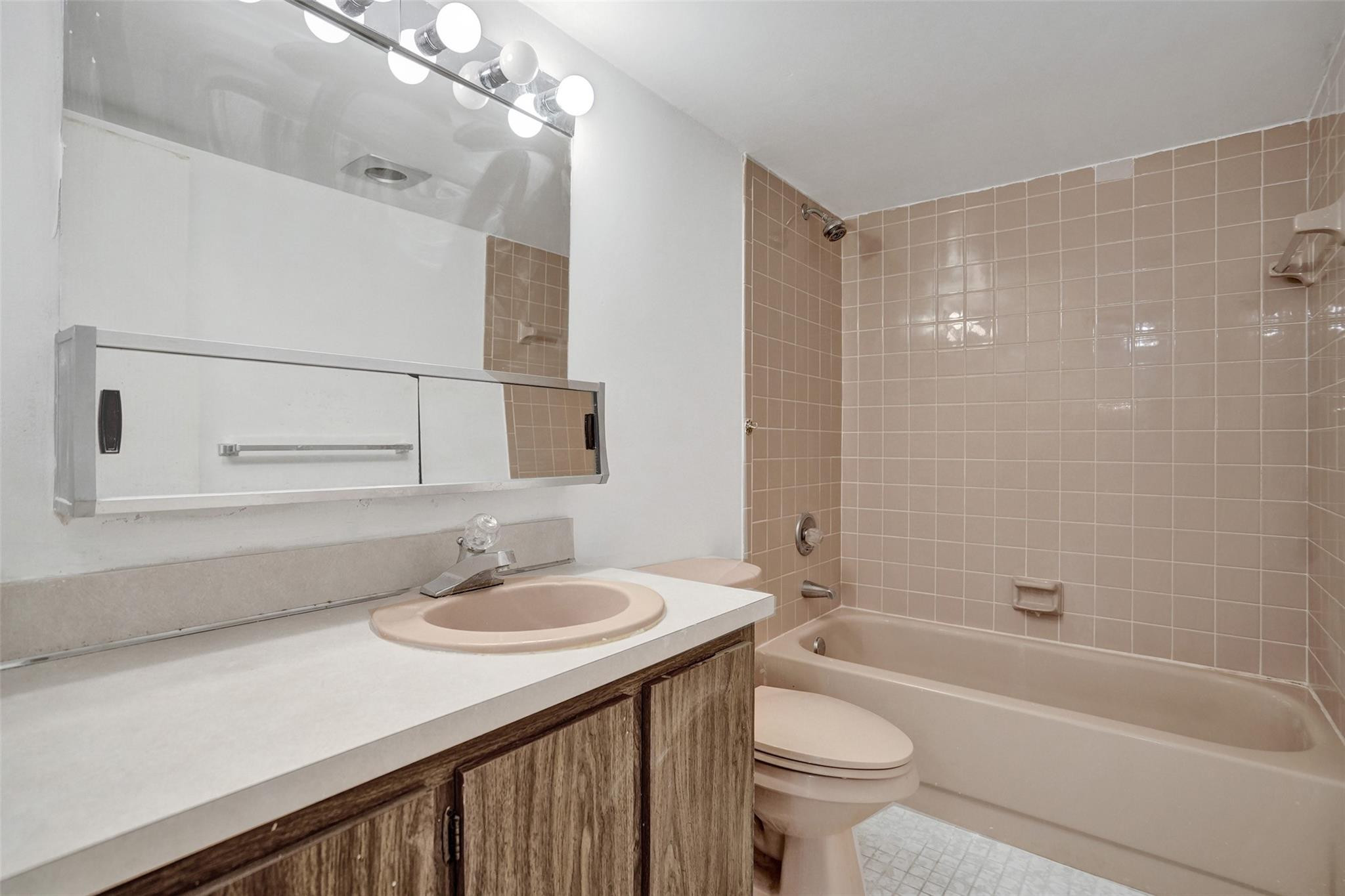 Meadowbrook Lakes - Residential
