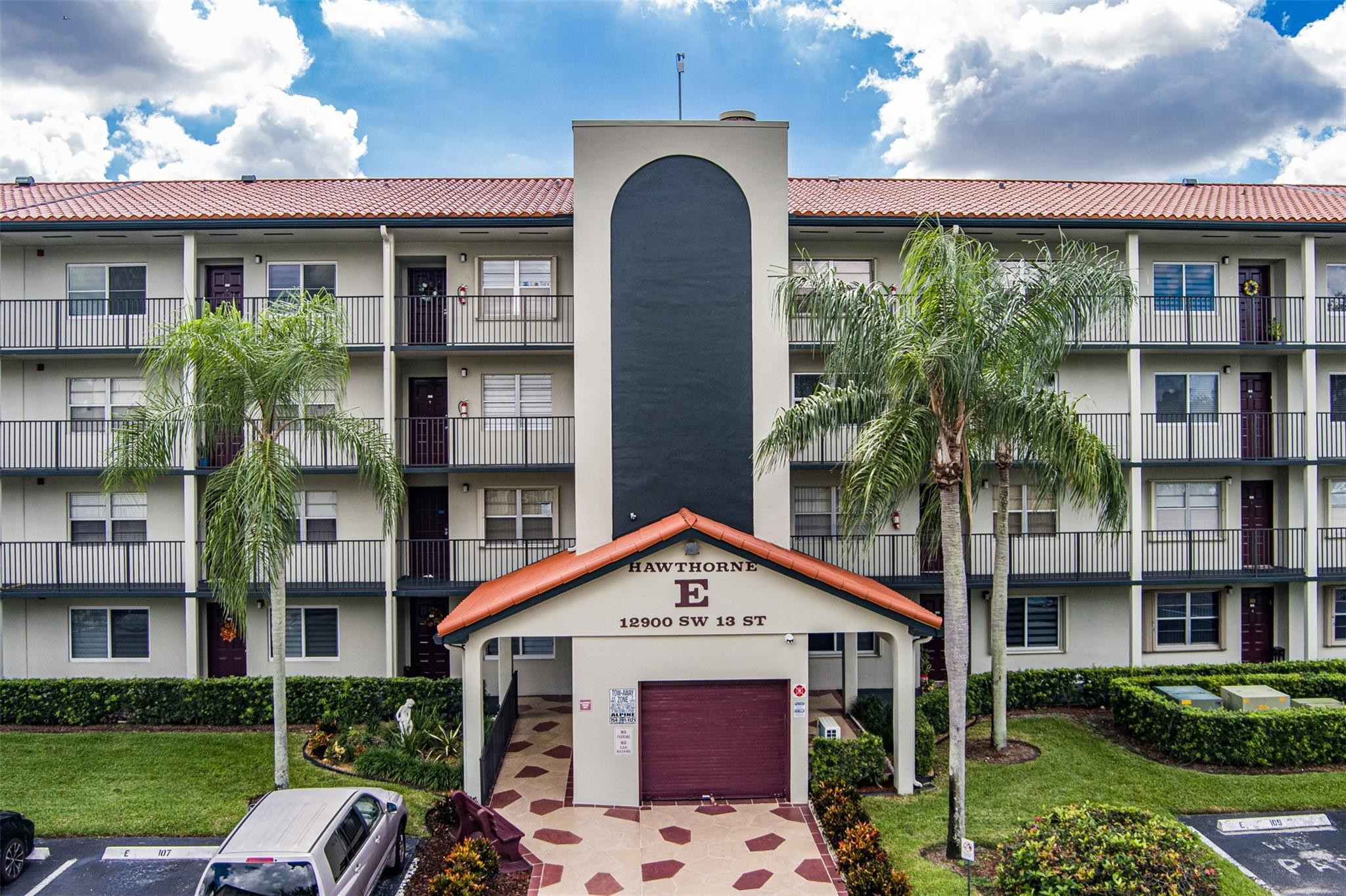 HAWTHORNE AT CENTURY VILLAGE - Residential