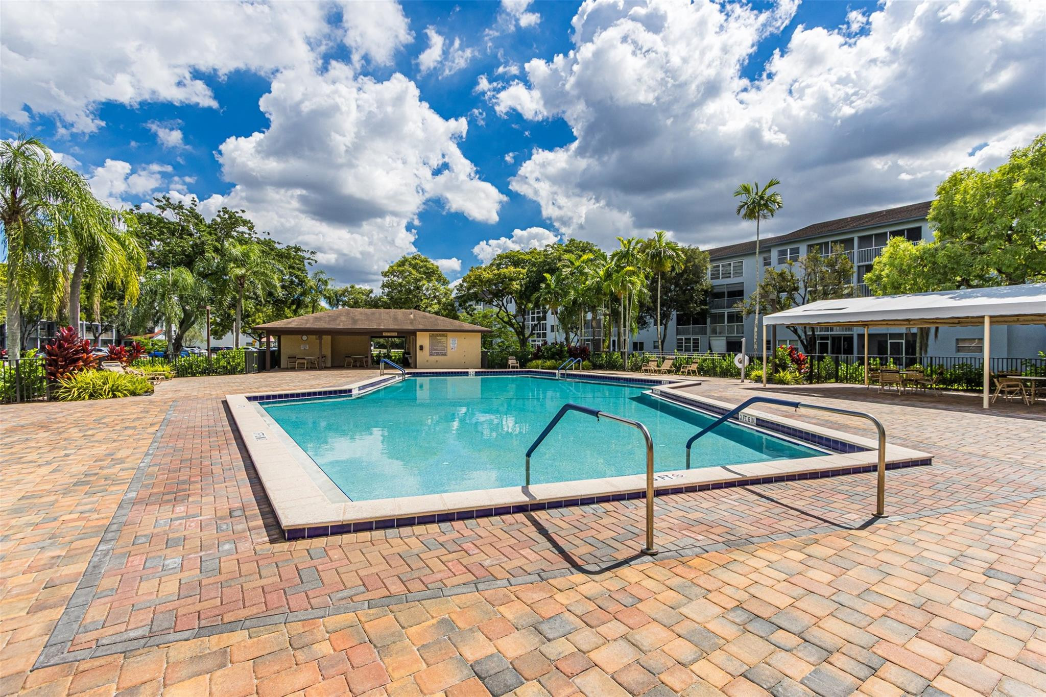 HAWTHORNE AT CENTURY VILLAGE - Residential