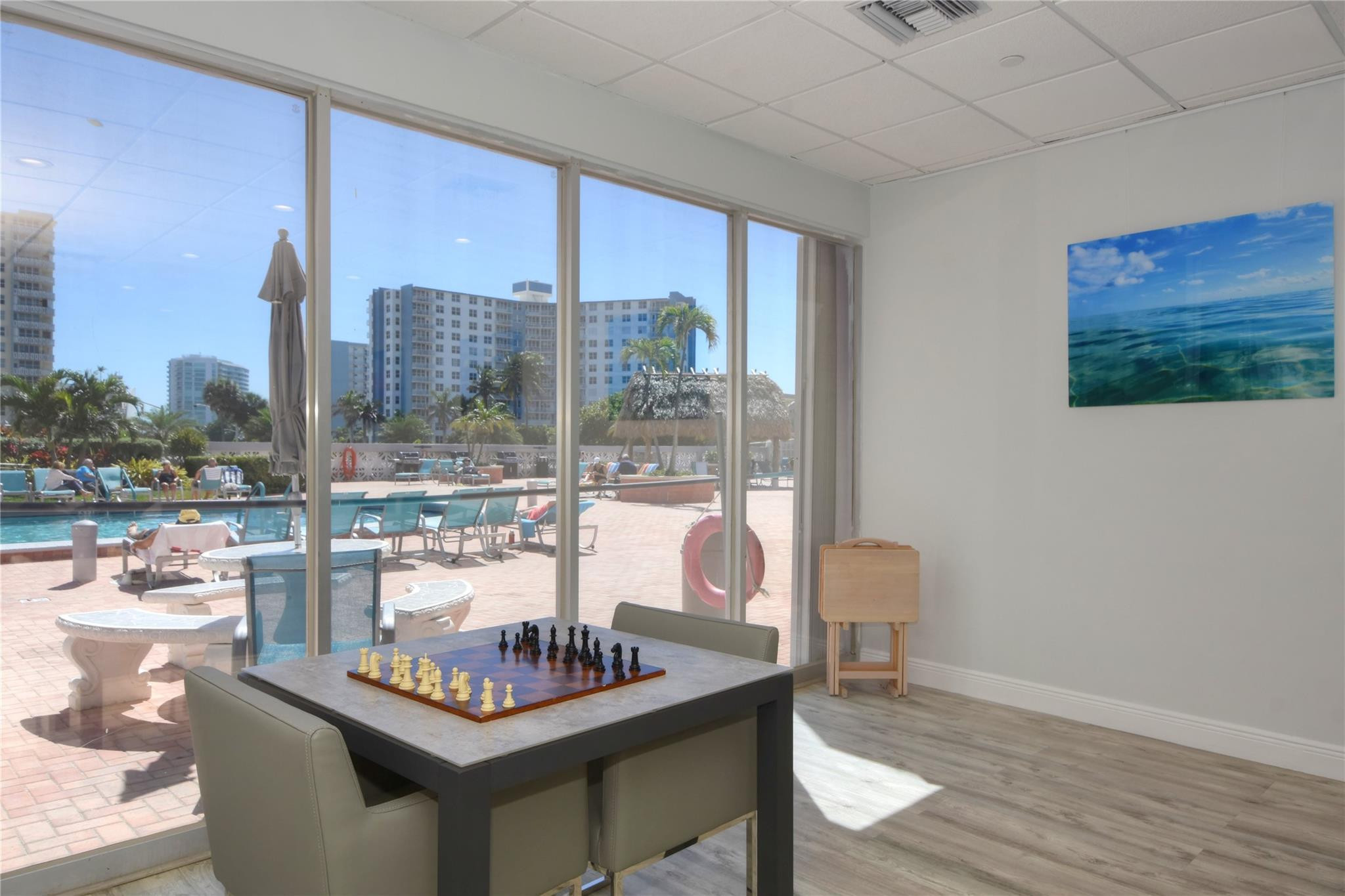PARLIAMENT HOUSE CONDO - Residential Lease
