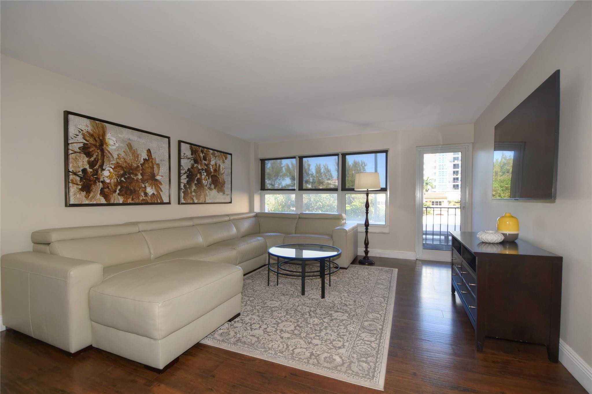 PARLIAMENT HOUSE CONDO - Residential Lease