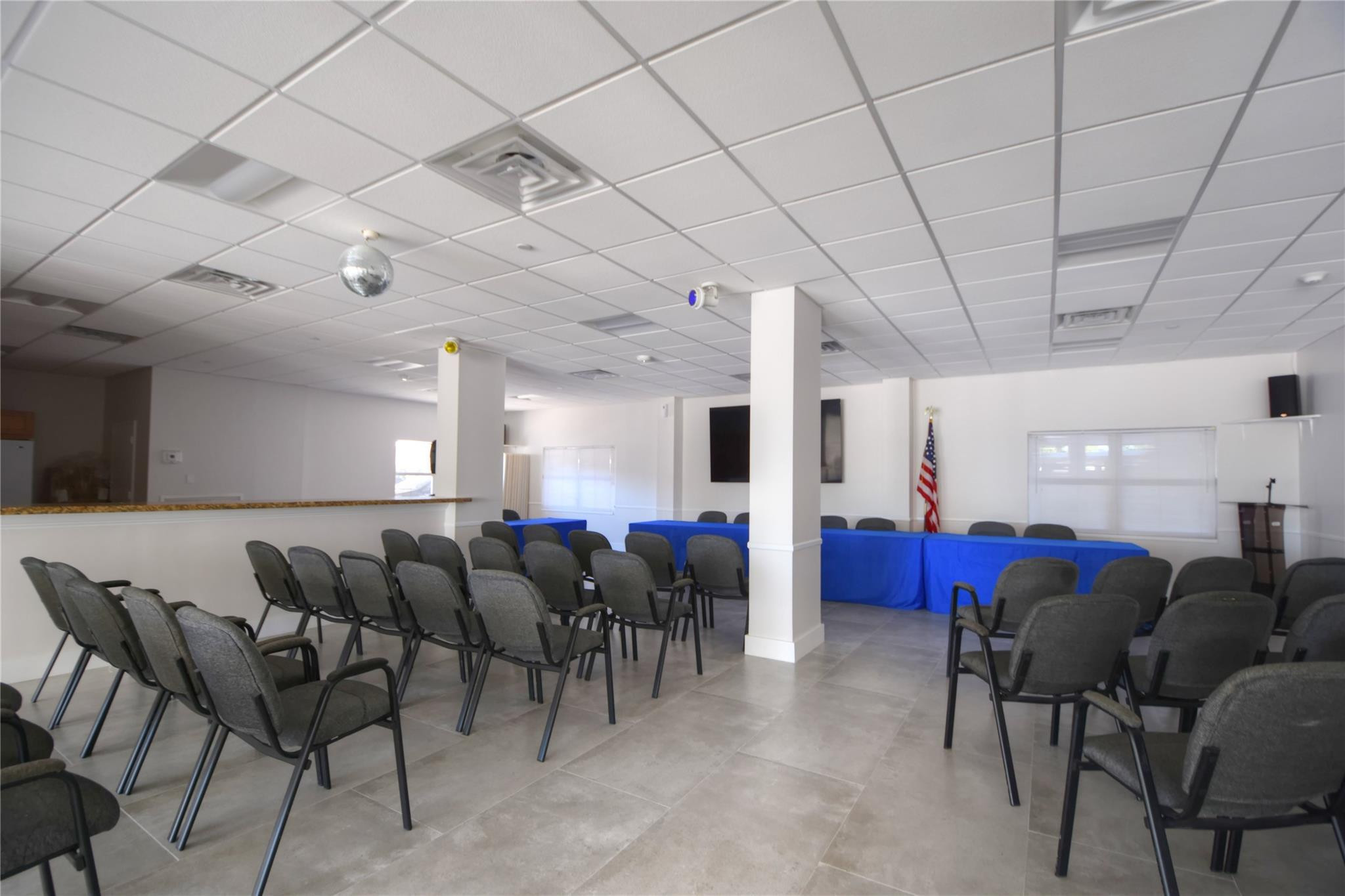 PARLIAMENT HOUSE CONDO - Residential Lease