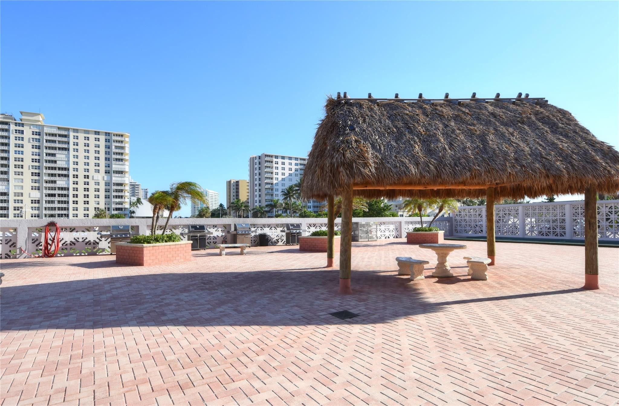 PARLIAMENT HOUSE CONDO - Residential Lease