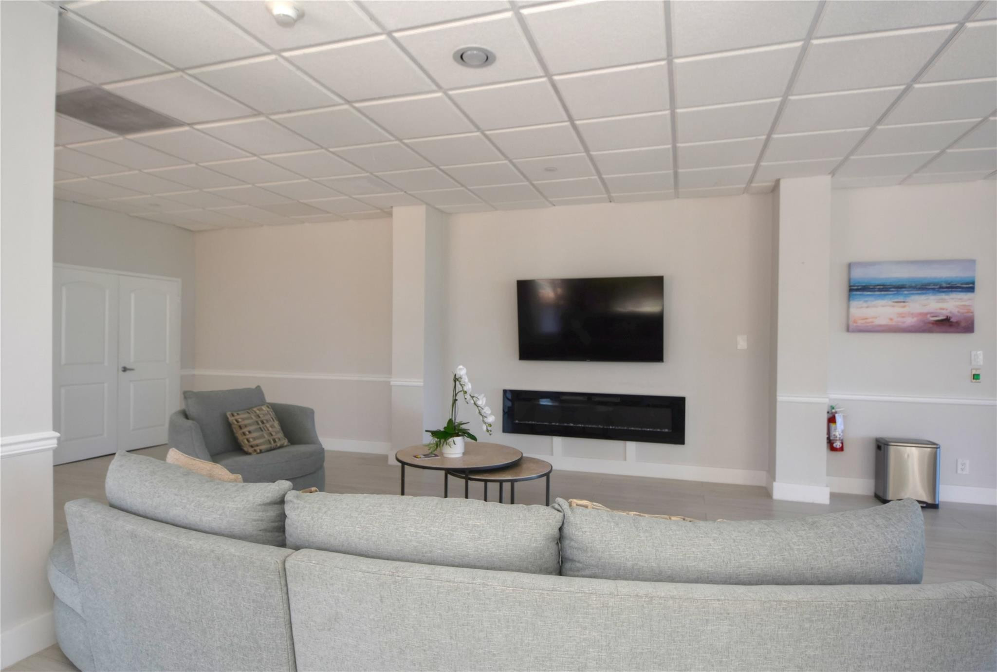 PARLIAMENT HOUSE CONDO - Residential Lease