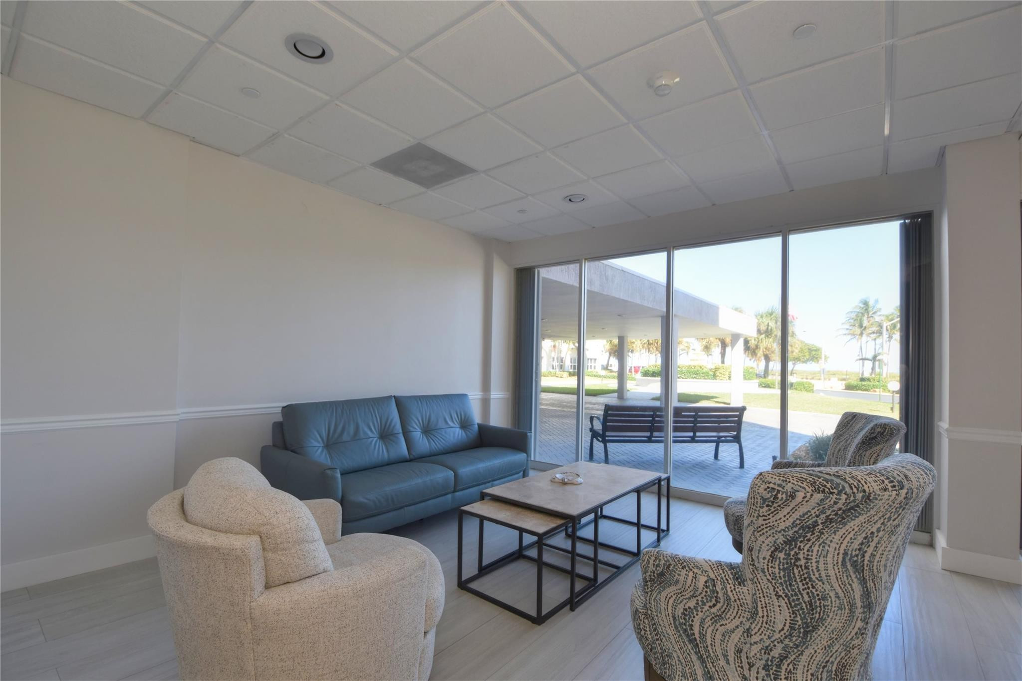 PARLIAMENT HOUSE CONDO - Residential Lease