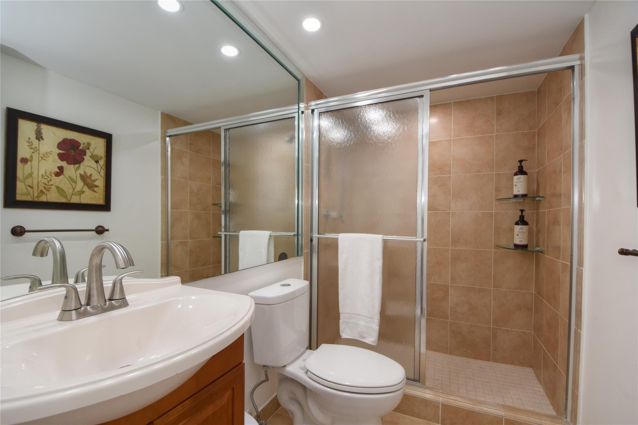 PARLIAMENT HOUSE CONDO - Residential Lease