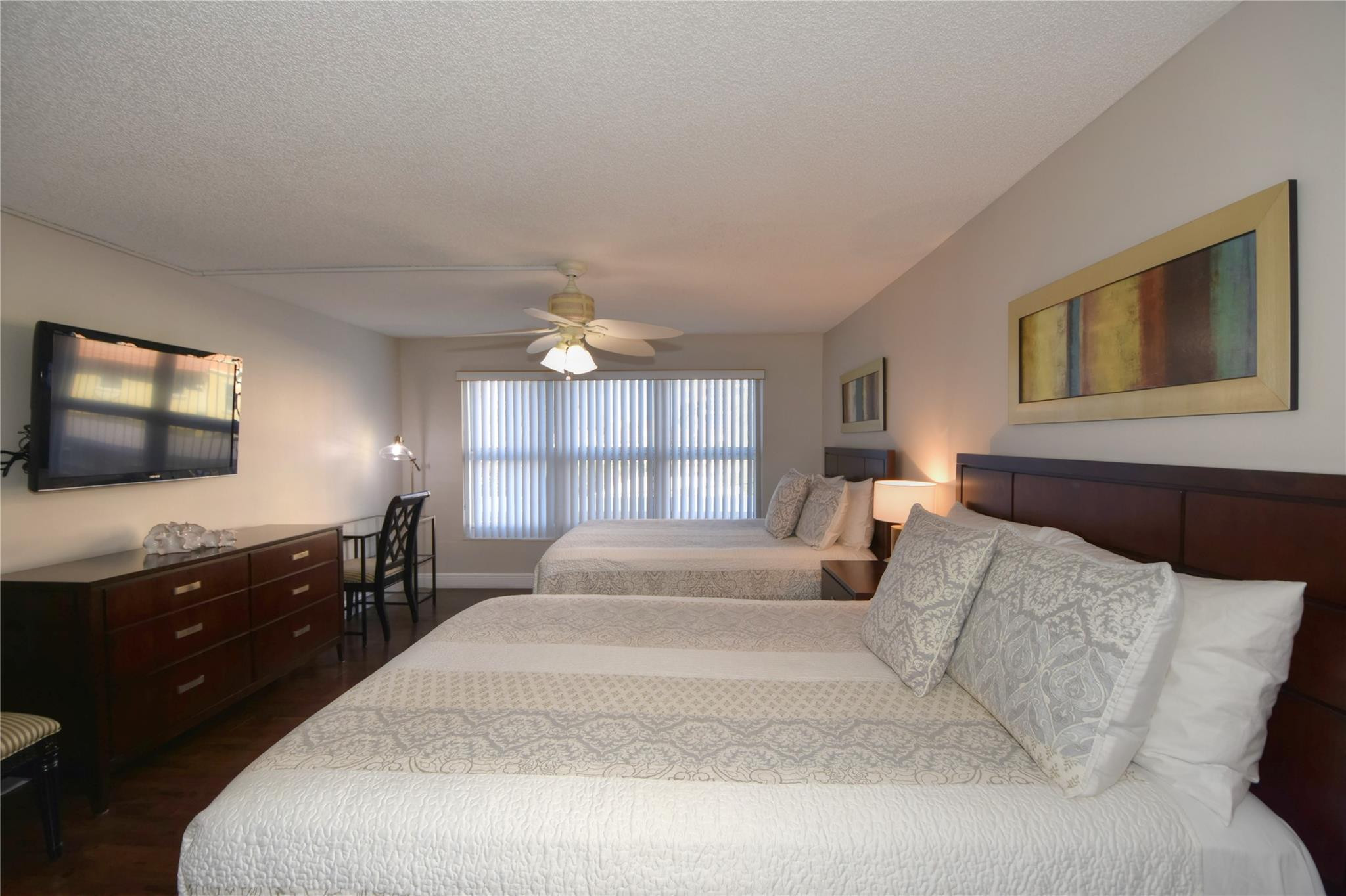 PARLIAMENT HOUSE CONDO - Residential Lease