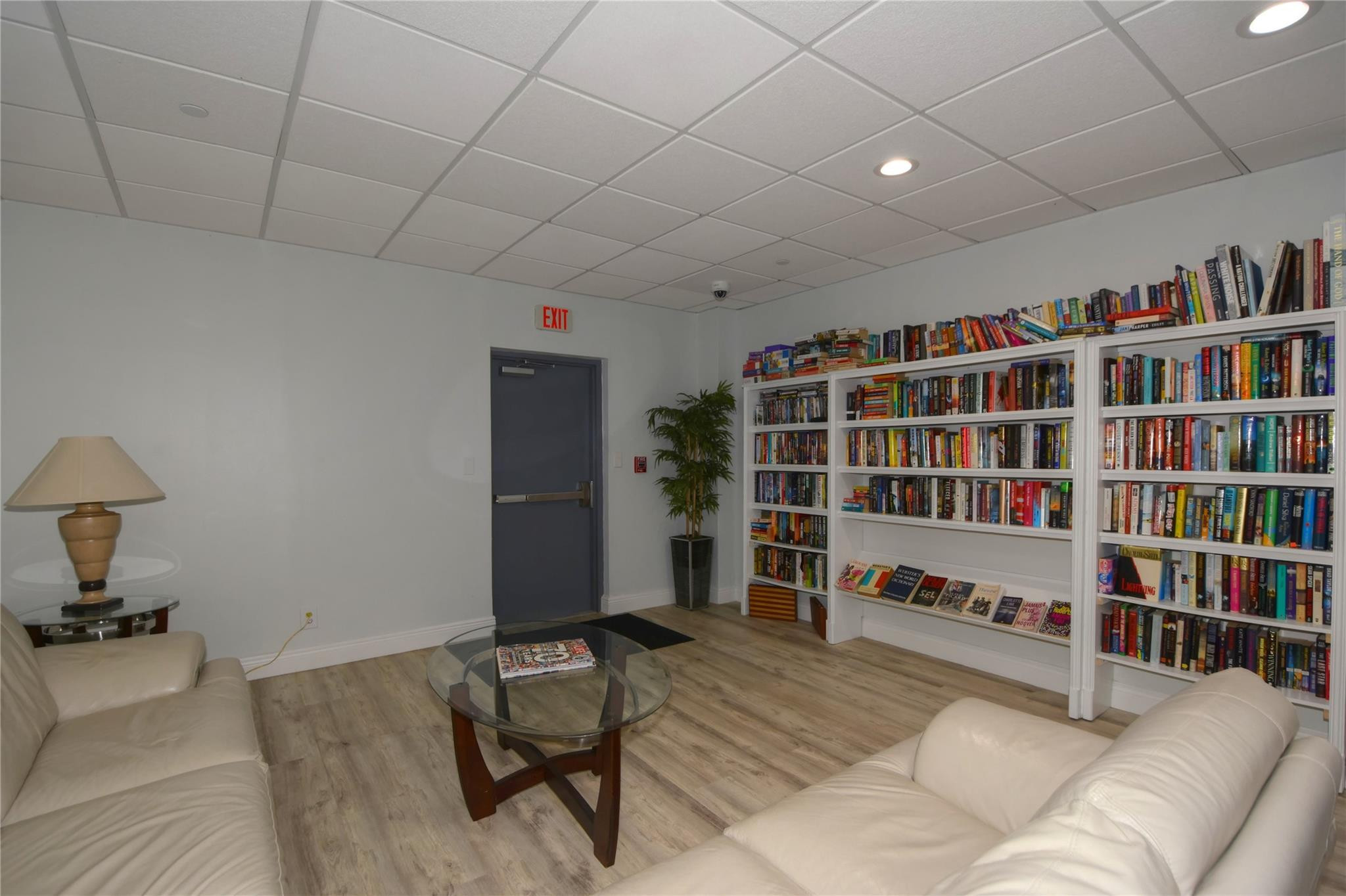 PARLIAMENT HOUSE CONDO - Residential Lease
