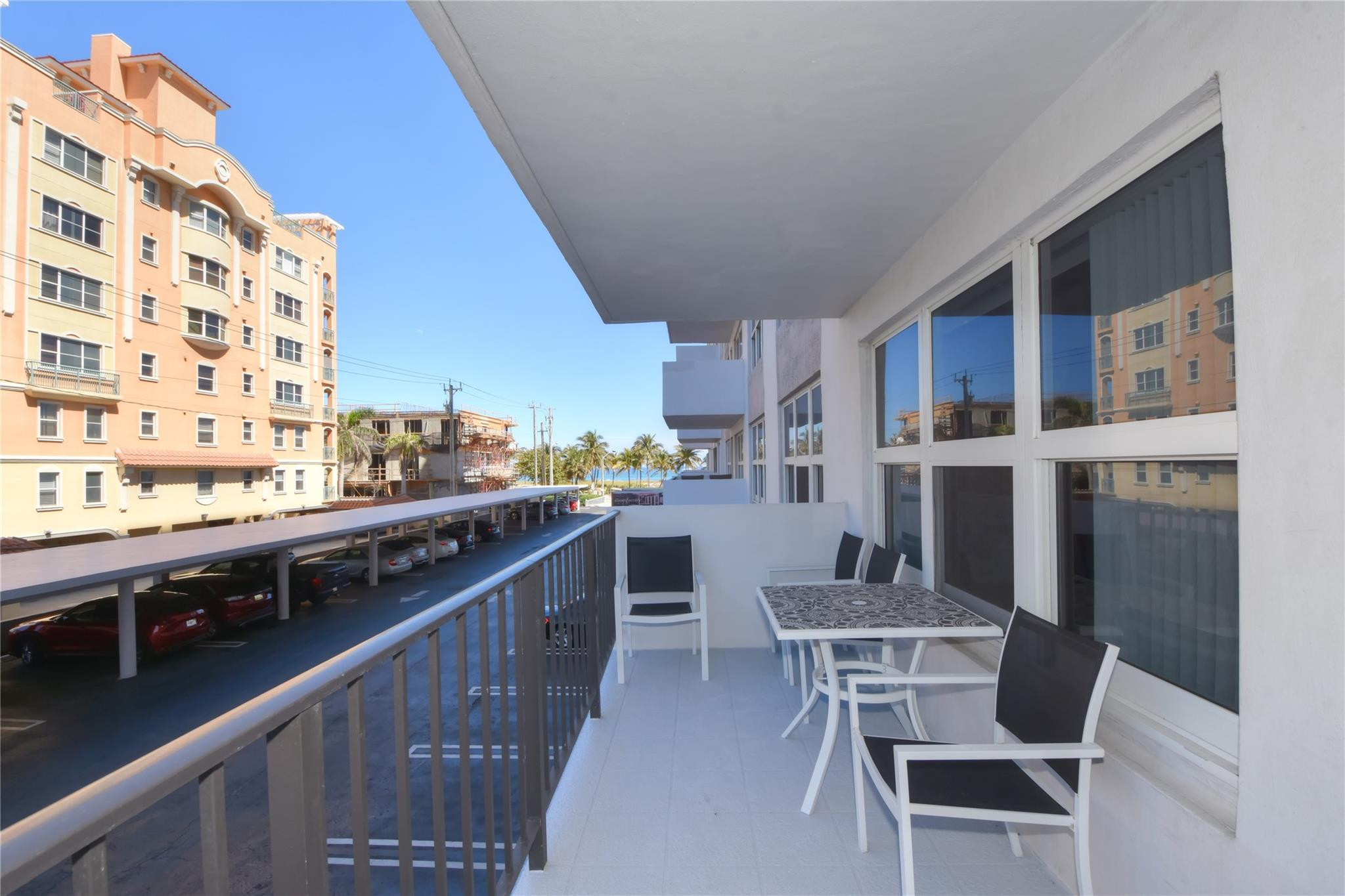 PARLIAMENT HOUSE CONDO - Residential Lease