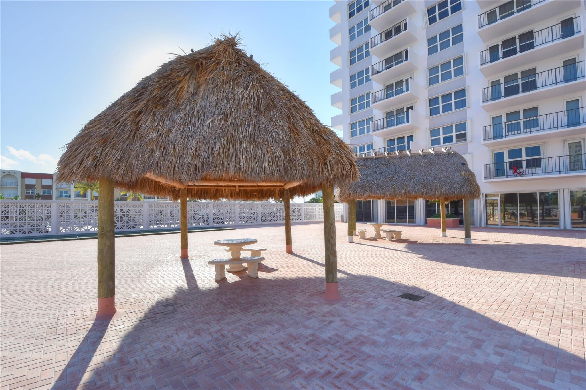 PARLIAMENT HOUSE CONDO - Residential Lease