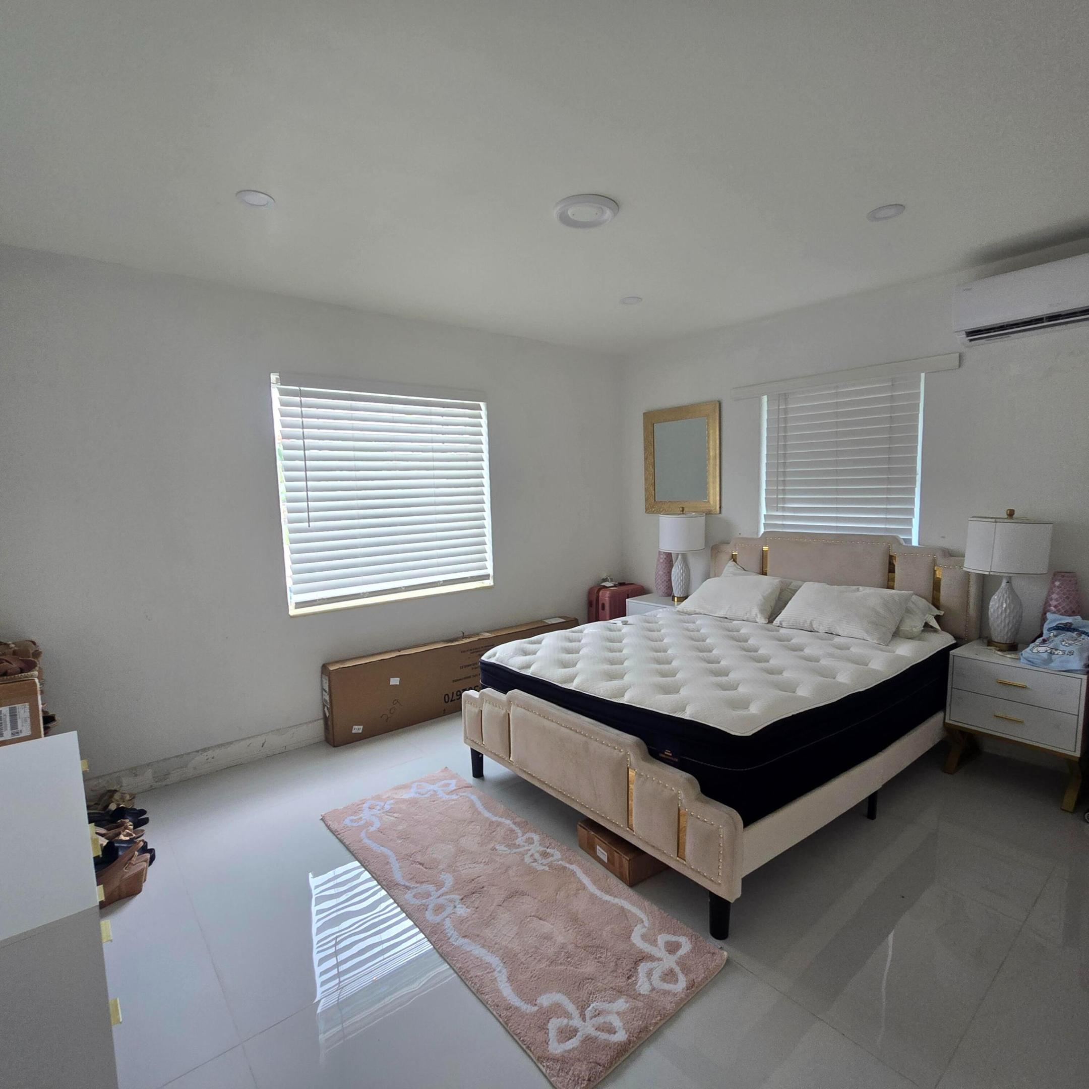 NORTH HOLLYWOOD - Residential
