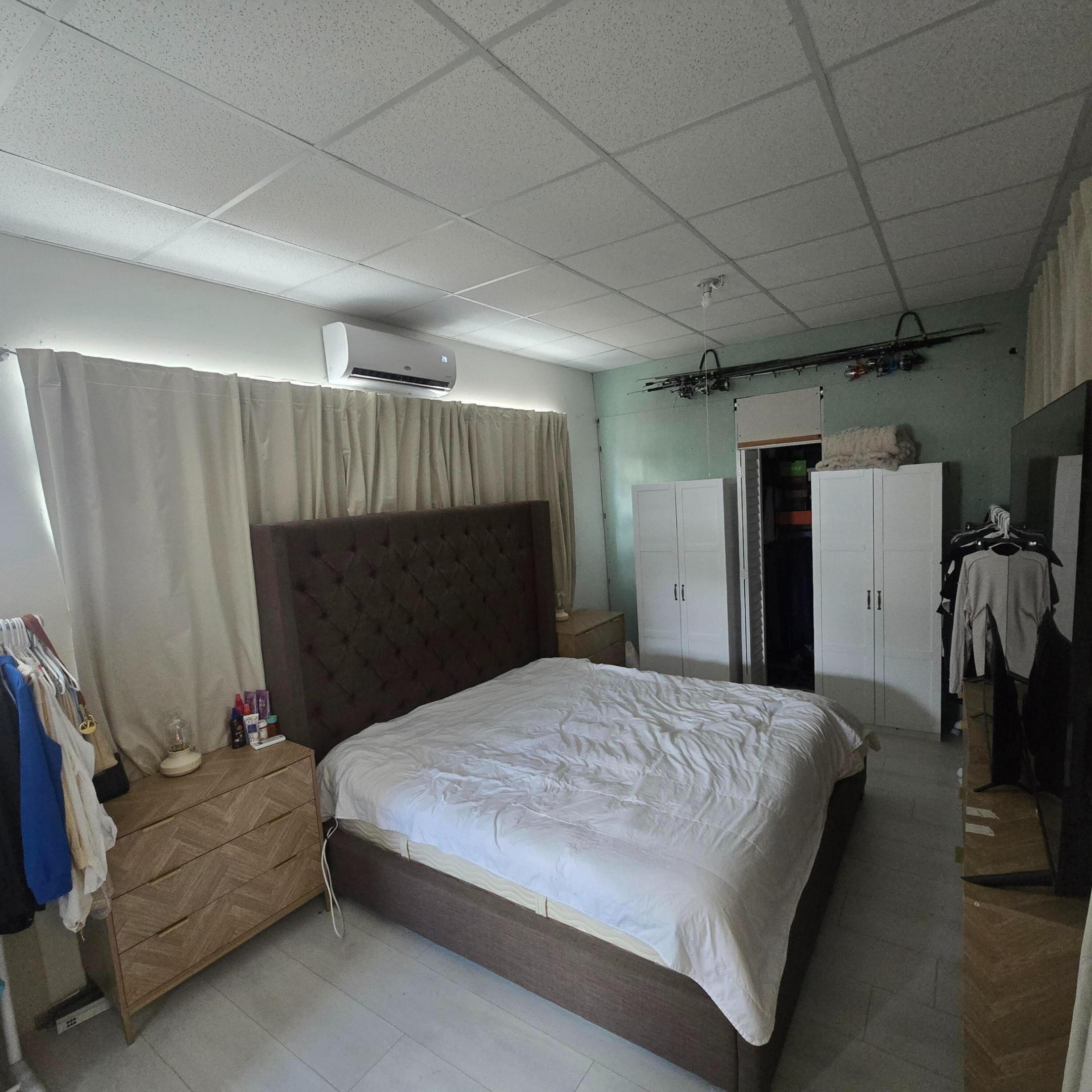 NORTH HOLLYWOOD - Residential