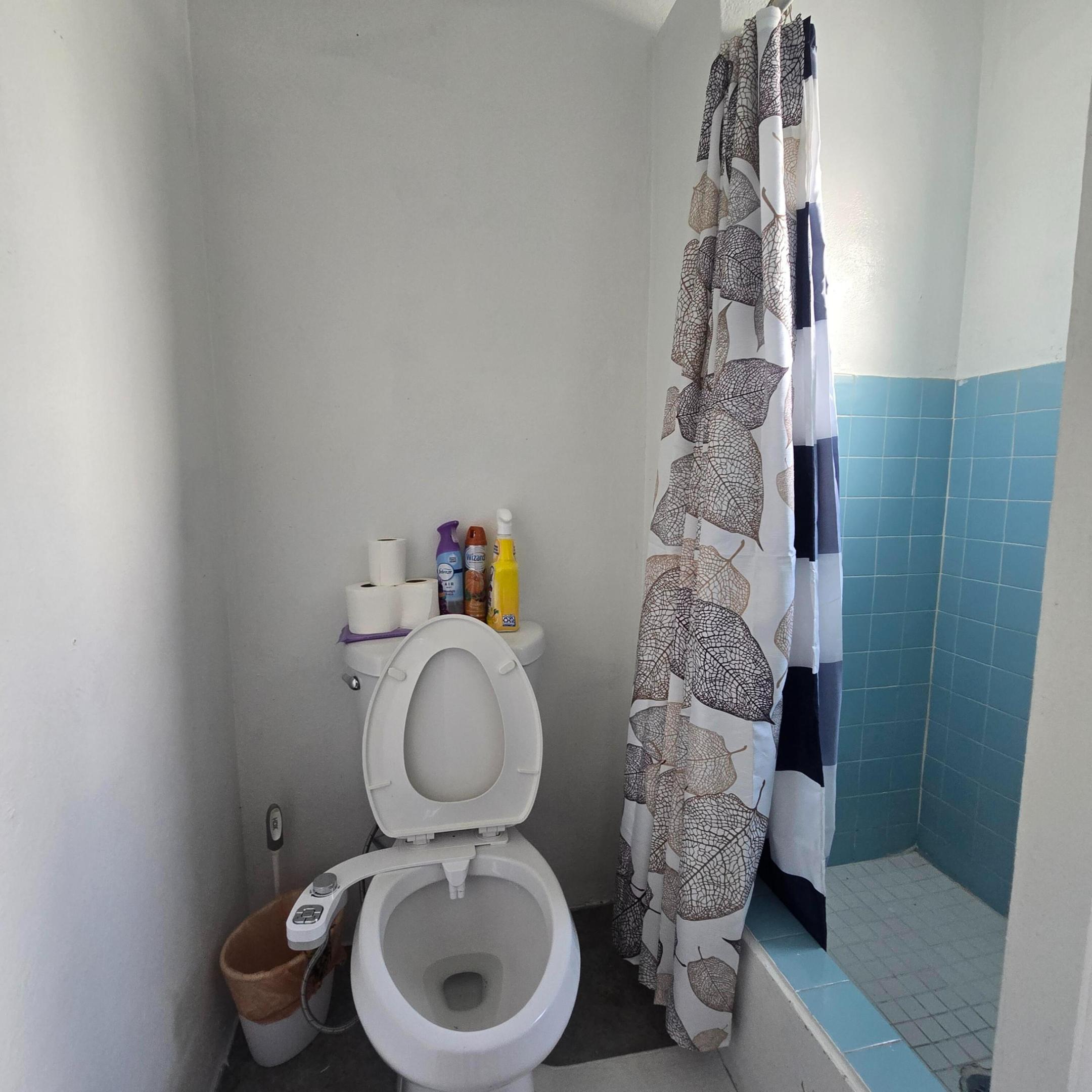 NORTH HOLLYWOOD - Residential