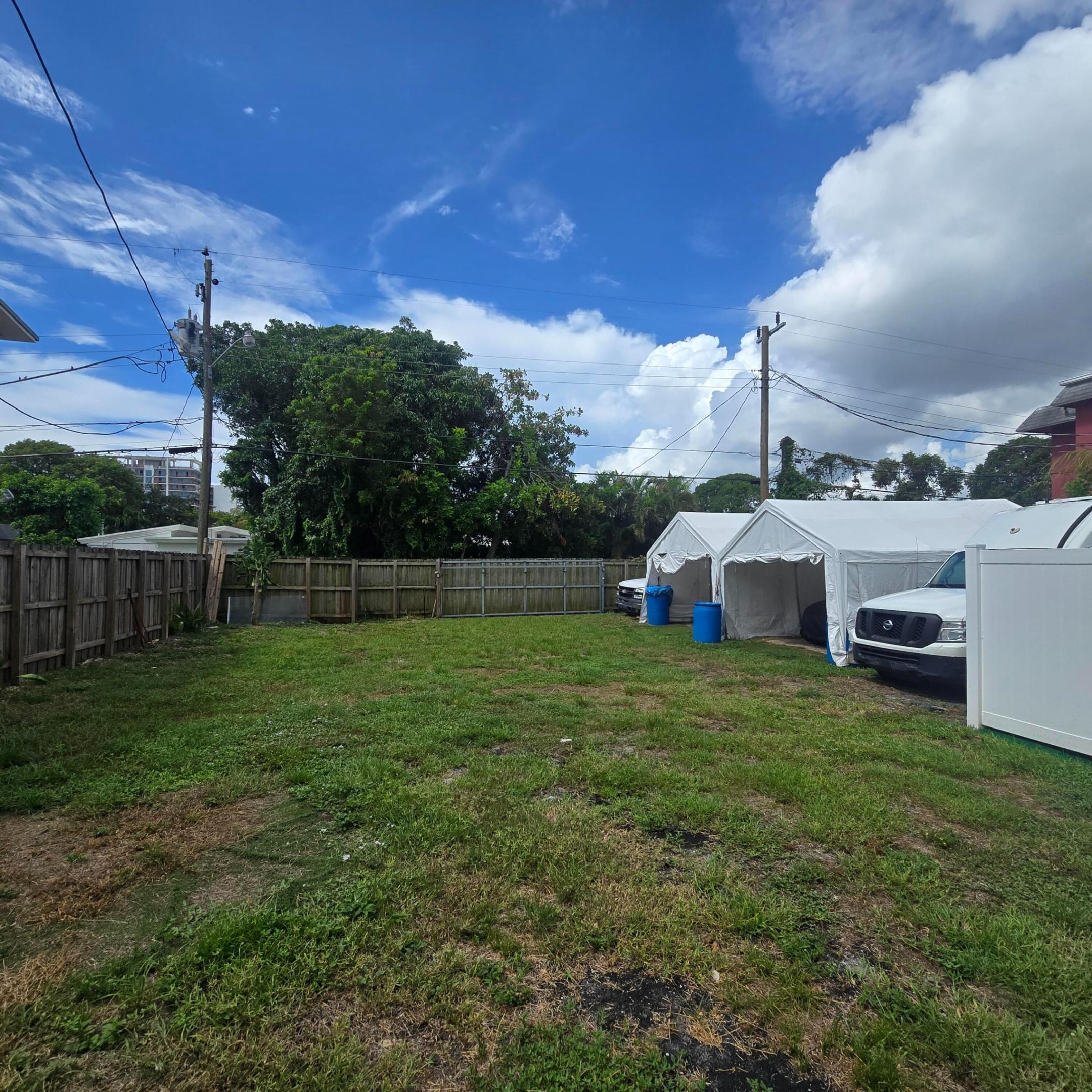 NORTH HOLLYWOOD - Residential