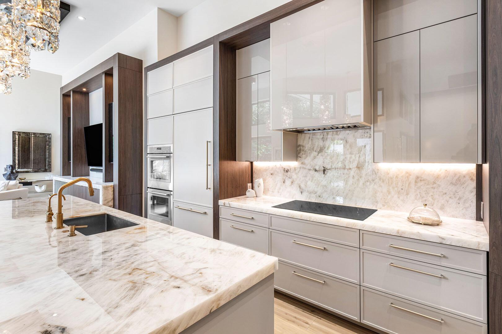 ROYAL PALM YACHT & COUNTRY CLUB - Residential